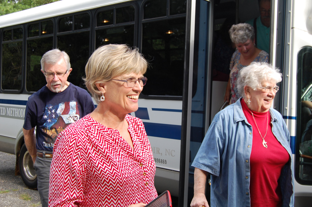 patsy-riddle-fumc-choir-bus